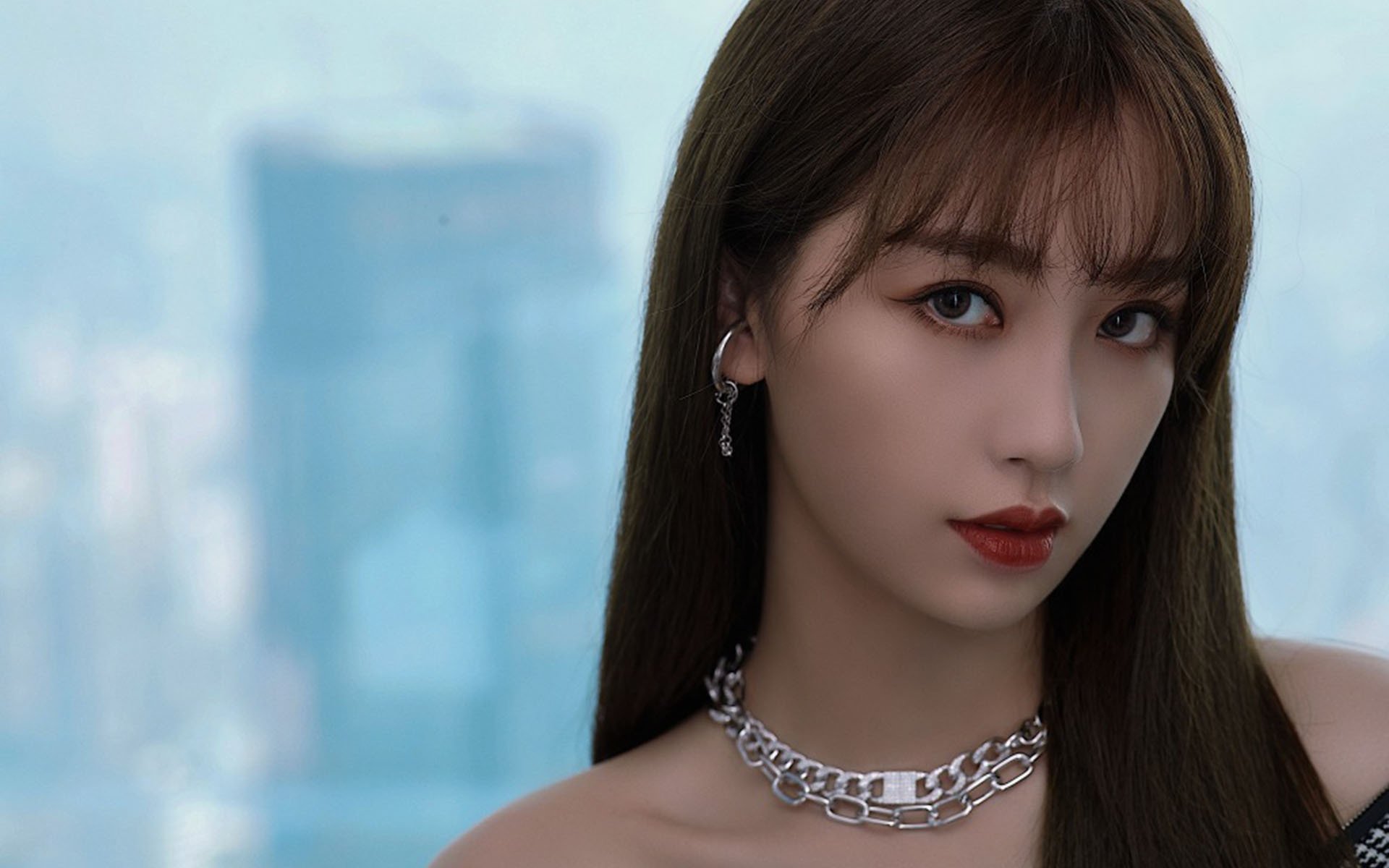 国家队中场组织长期依赖老将，国家队中场球员