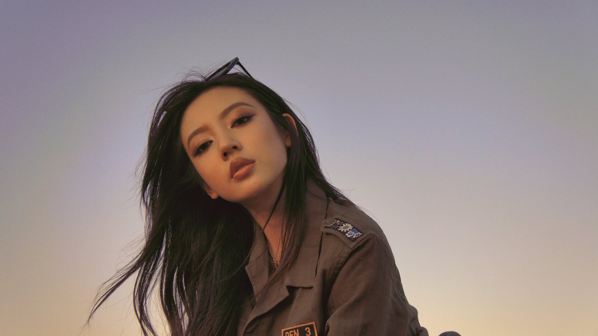 基：全黑队后防线的重要支柱，防守反应速度极快